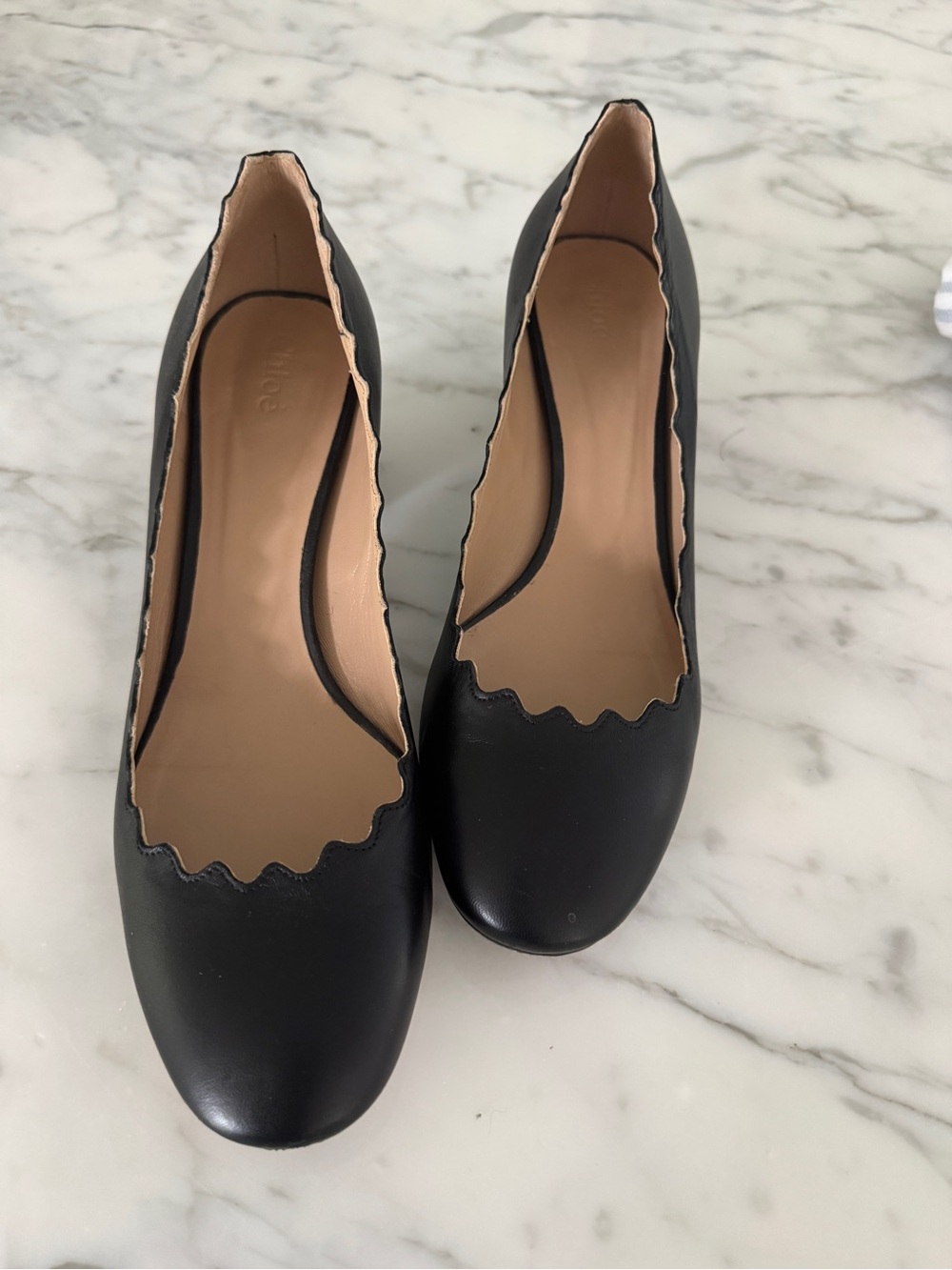 Chloé Black Lauren Scalloped Leather Block Heel Pumps